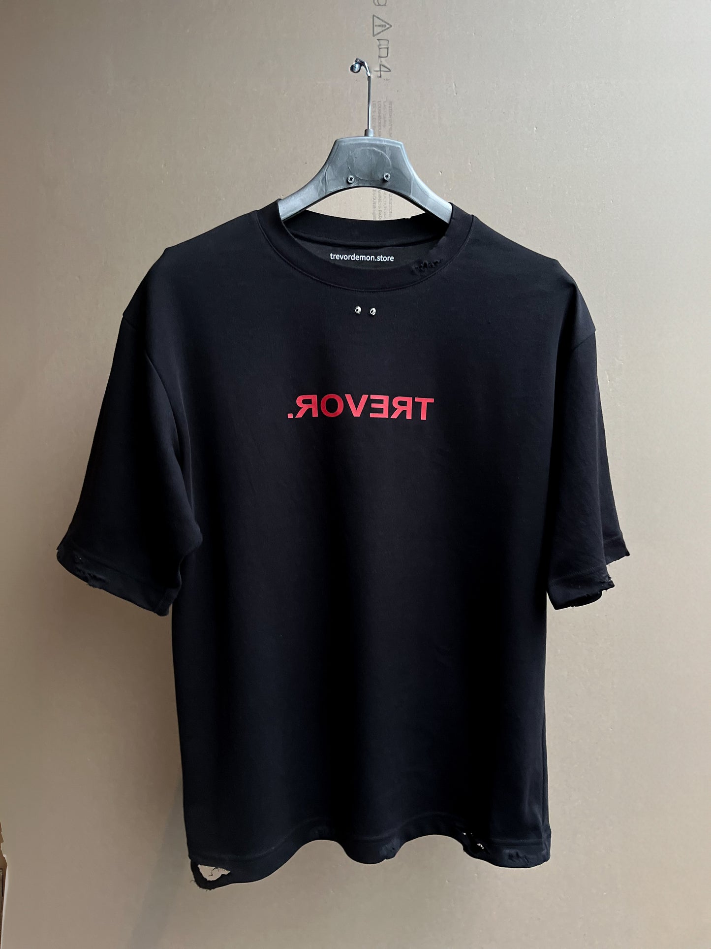 TREVOR REVERSE STUD TEE